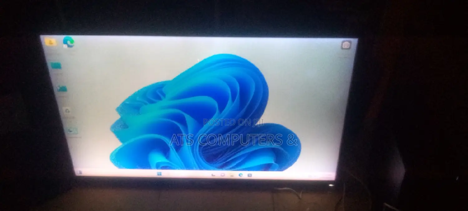 43 Inches Uhd Monitor