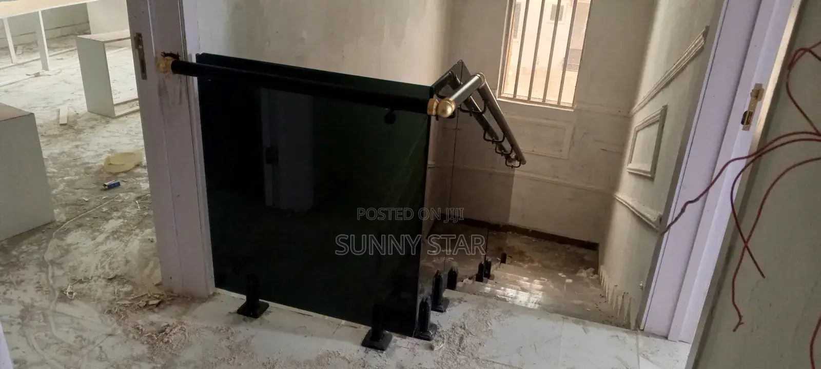 Step Frameless Glass Rails