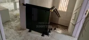 Step Frameless Glass Rails