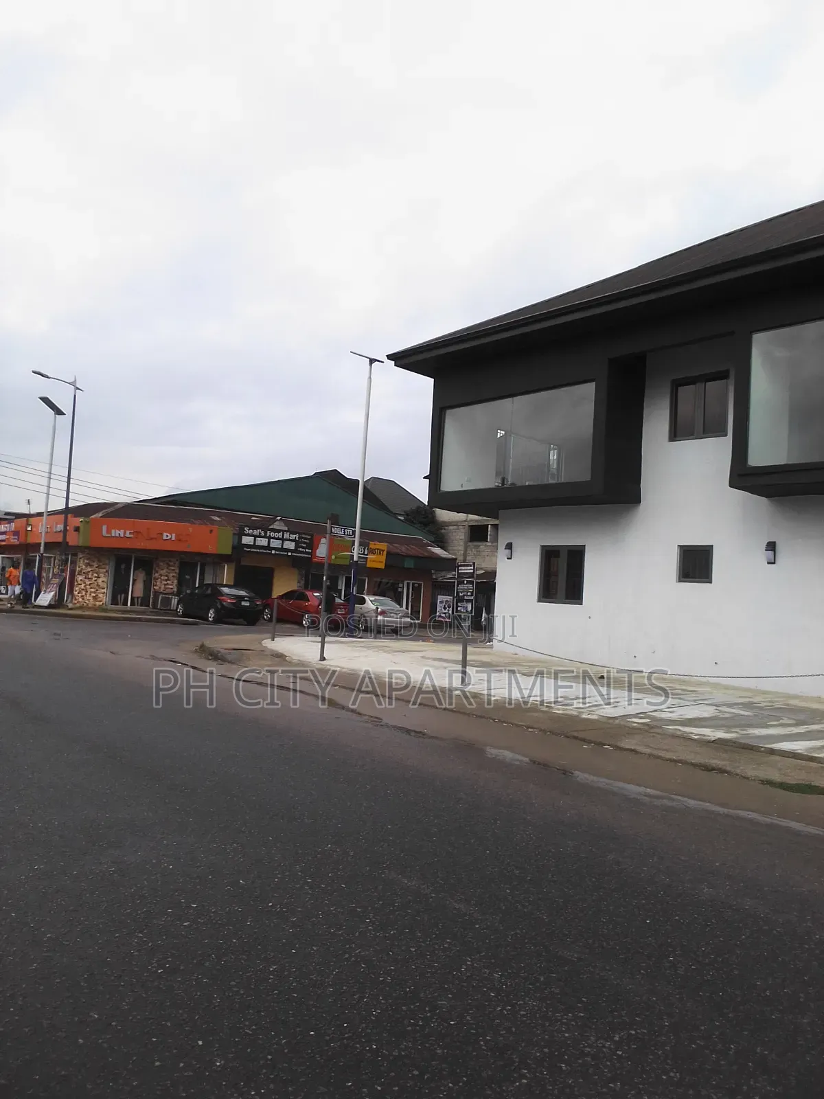 Show Room/ Open Office Space