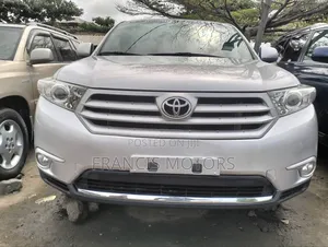 Toyota Highlander 3.5L 4WD 2013 Silver