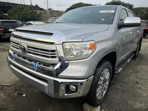 Toyota Tundra 2017 Silver