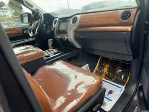 Toyota Tundra 2018 Brown