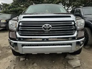 Toyota Tundra 2017 Brown