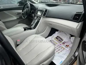 Toyota Venza AWD 2010 Gray