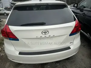 Toyota Venza AWD 2010 White