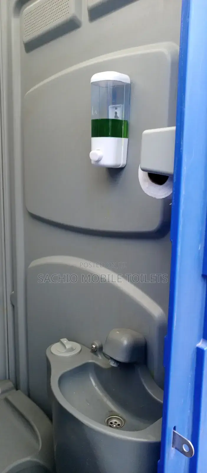 Quick Delivery Mobile Toilets for Lagos Construction Project