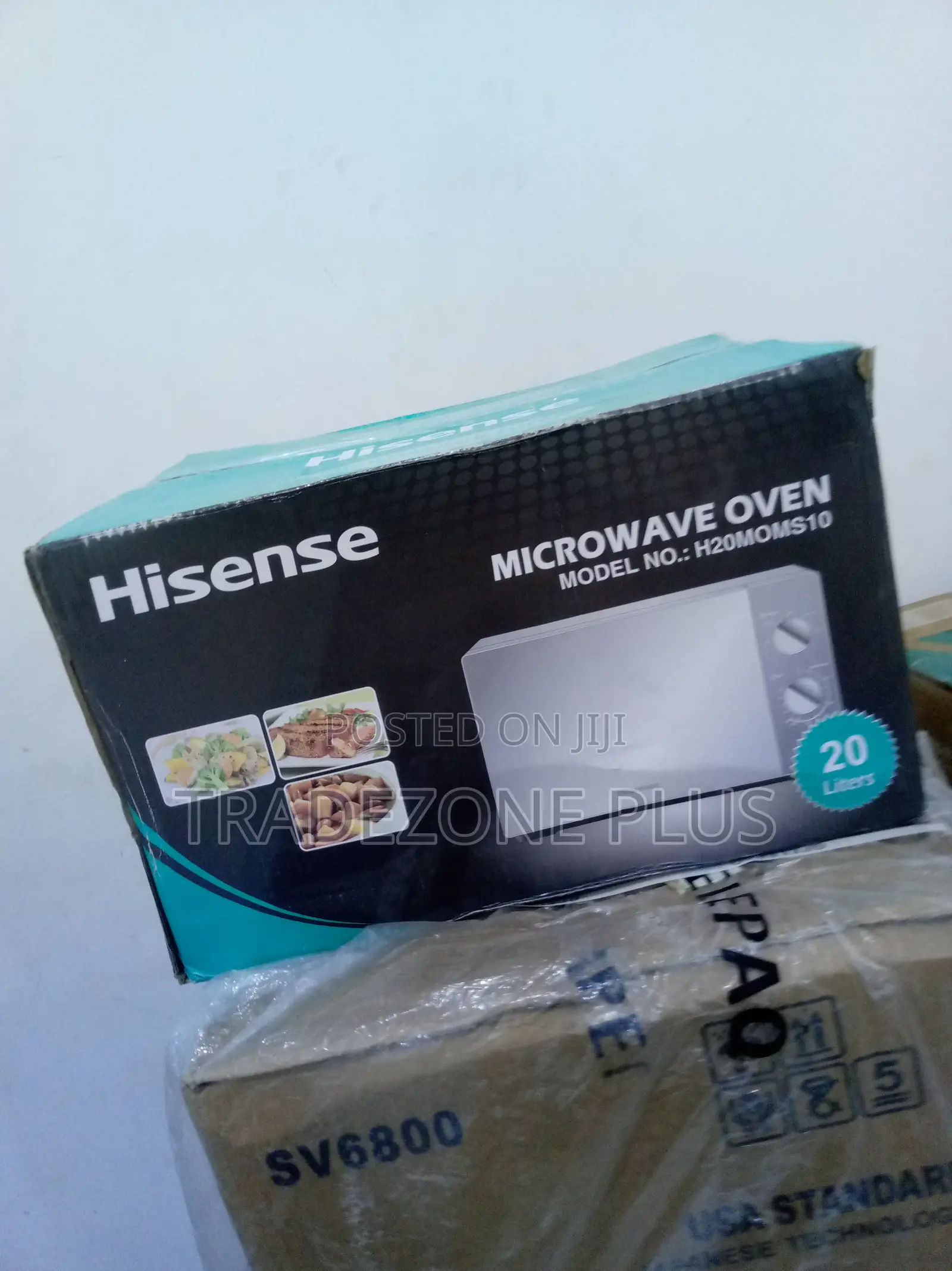 Classic Hisense 700W 20L Microwave Oven