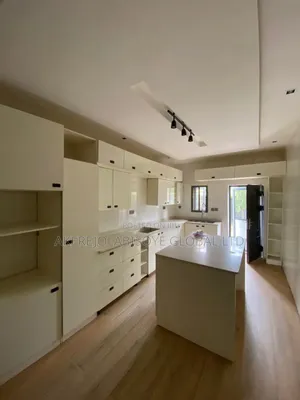 4bdrm Townhouse / Terrace in Guzape for rent