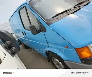 Ford Transit 2000 Blue