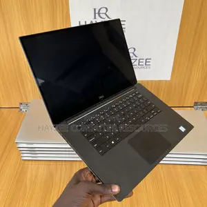 Laptop Dell Precision 15 5540 16GB Intel Core i7 SSD 512GB