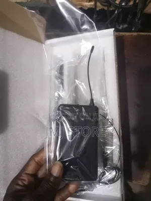 Universal B L X Wireless Microphone