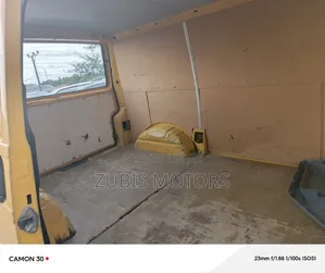 Volkswagen Transporter 2005 Yellow