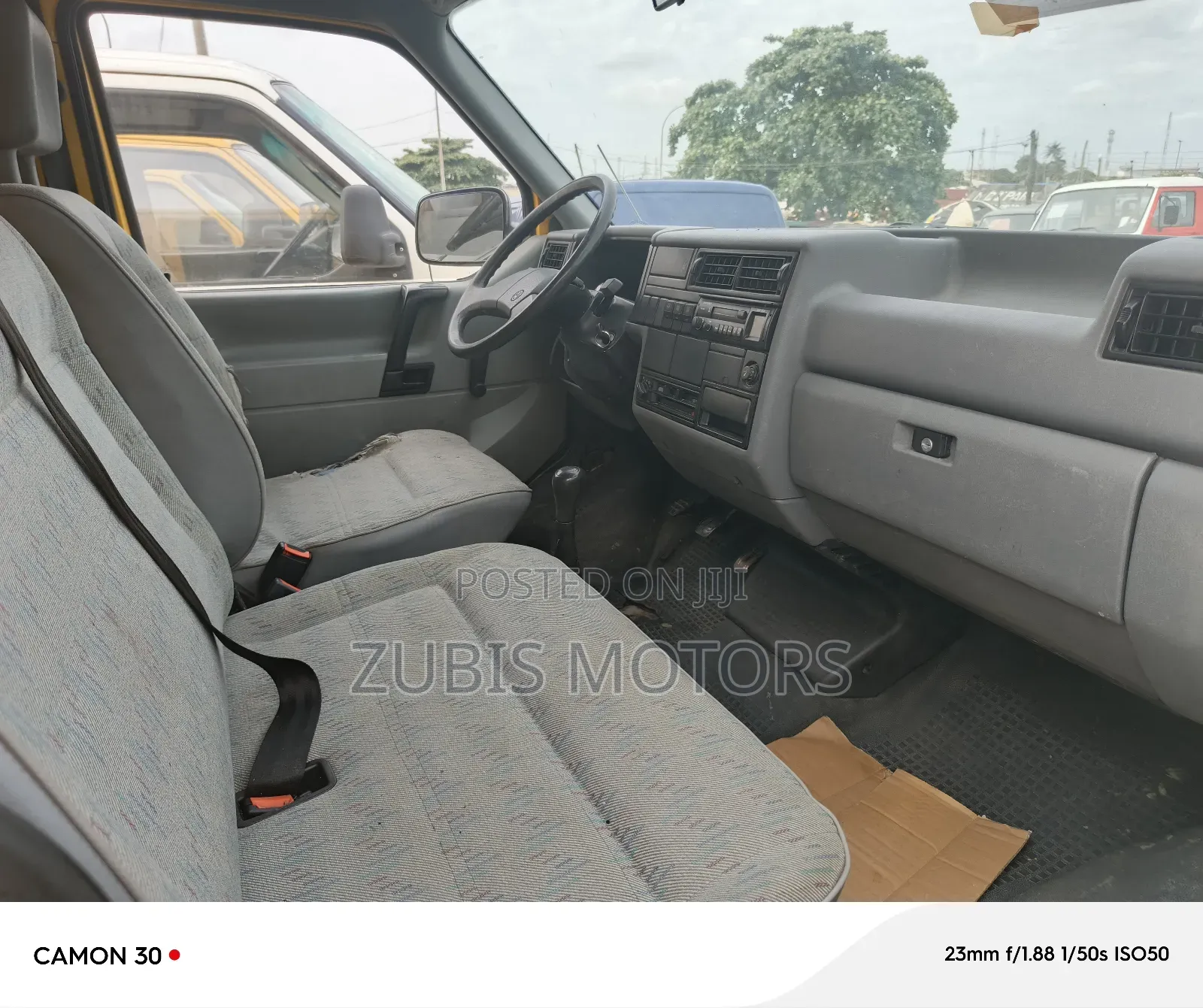 Volkswagen Transporter 2005 Yellow