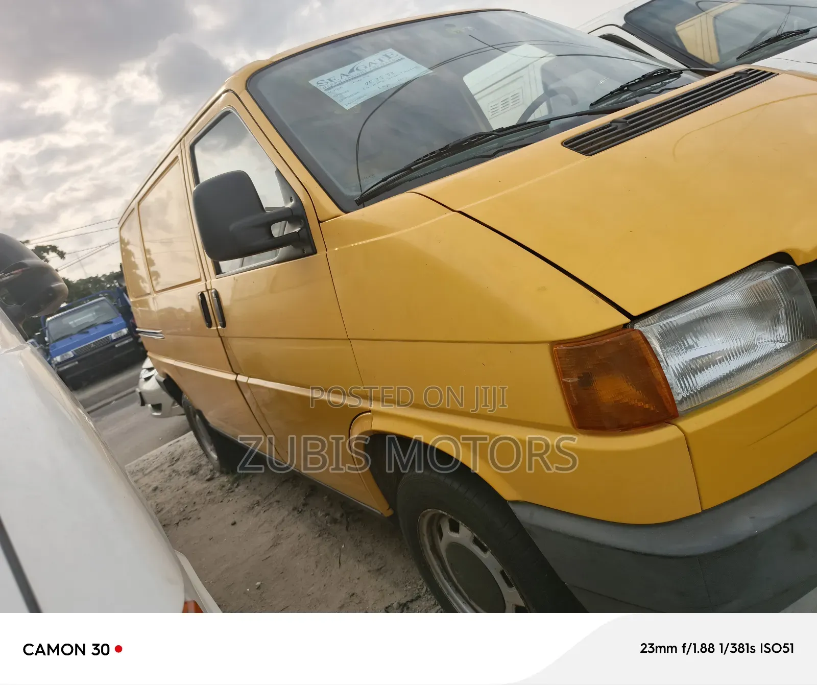 Volkswagen Transporter 2005 Yellow