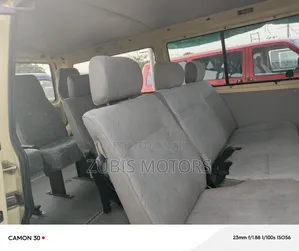 Volkswagen Transporter 2005 Yellow