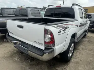 Toyota Tacoma 2014 White