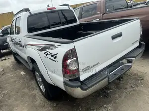 Toyota Tacoma 2014 White