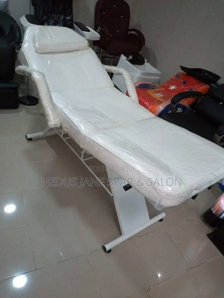 Facial/Massage Bed