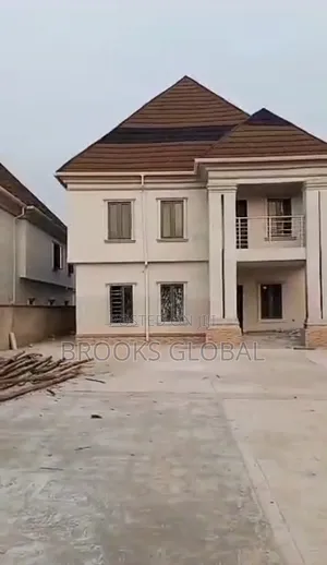 5bdrm Duplex in Benin City for rent