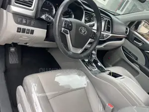 Toyota Highlander Limited V6 4x2 (3.5L 6cyl 6A) 2016 Gray