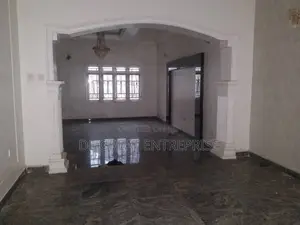 5bdrm Duplex in Private, Jahi for rent