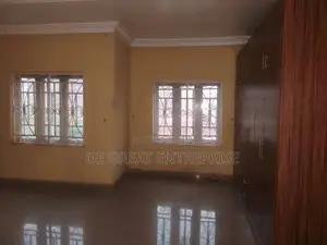 5bdrm Duplex in Private, Jahi for rent
