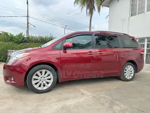 Toyota Sienna XLE 7 Passenger Mobility 2011 Red