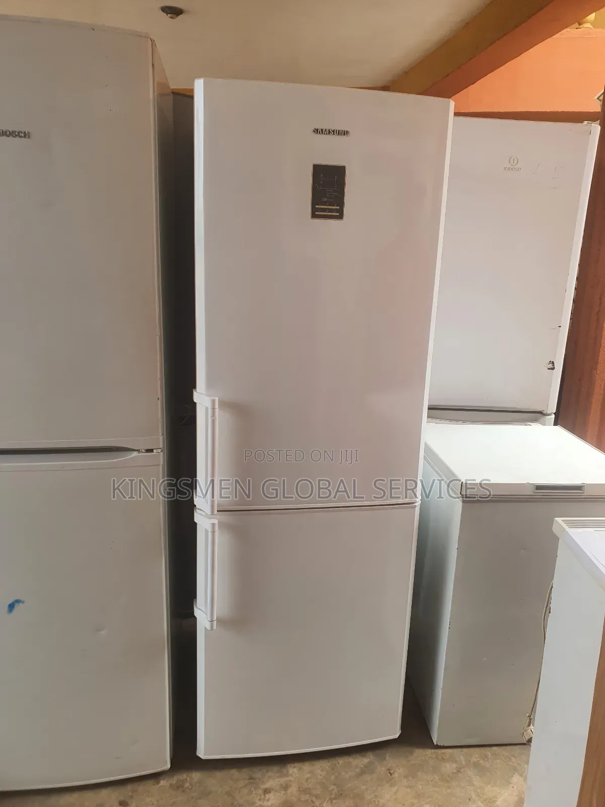 Samsung High Quality Refrigerator + Front Door Display