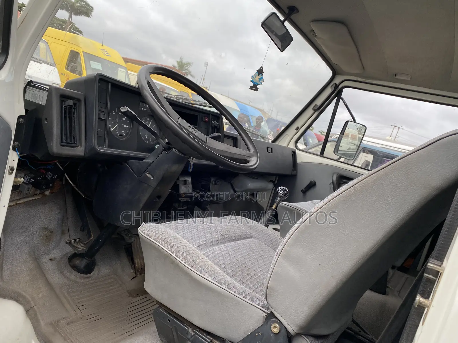 Volkswagen LT 2000 White