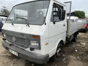 Volkswagen LT 2000 White