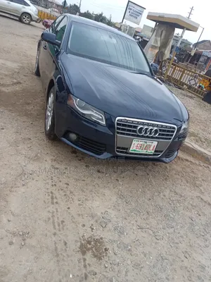 Audi A4 2.0T Premium 2012 Blue