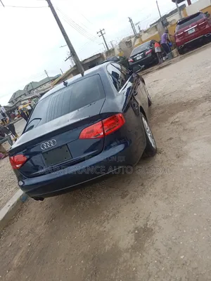 Audi A4 2.0T Premium 2012 Blue