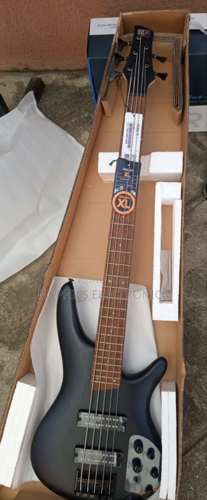 Ibanez 5-Strings Bass Guitar Sr305