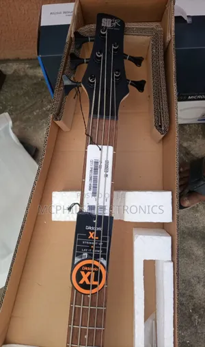 Ibanez 5-Strings Bass Guitar Sr305