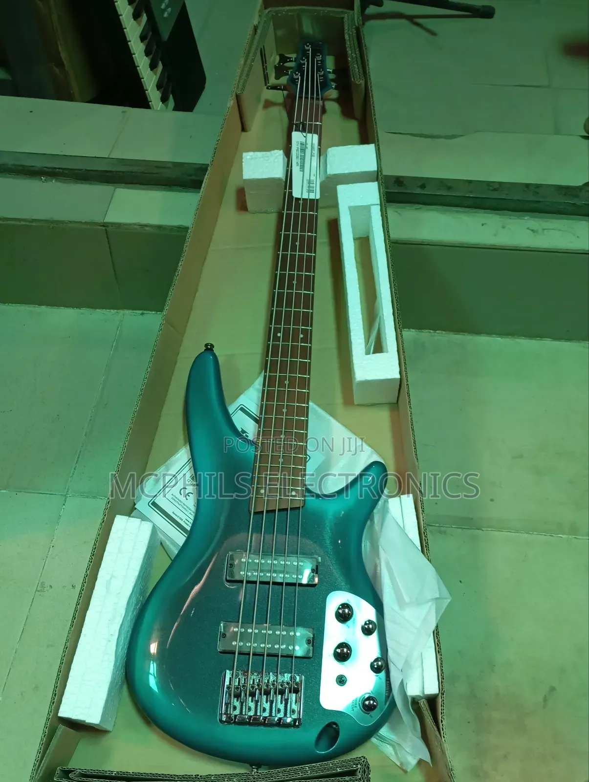 Ibanez 5-Strings Bass Guitar Sr305