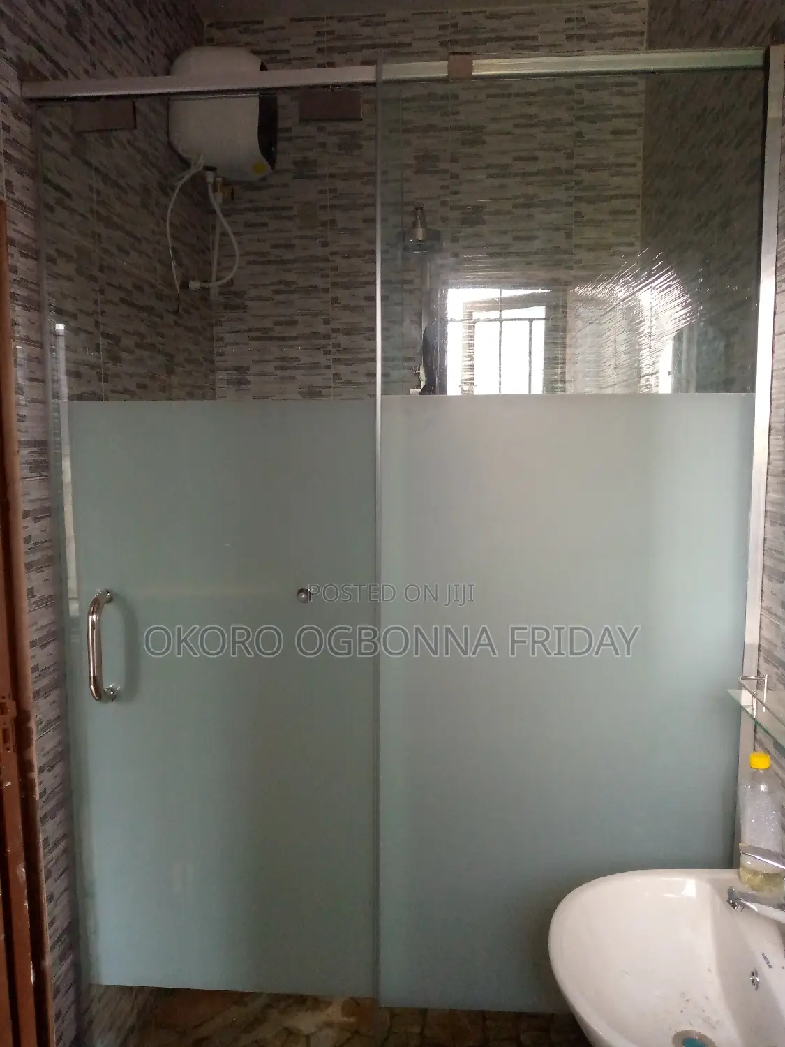 Accent Design Shower