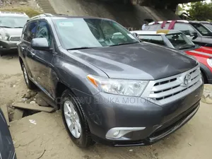 Toyota Highlander Limited 3.5L 2WD 2013 Gray