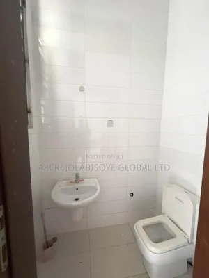 2bdrm Block of Flats in In An Estate for rent