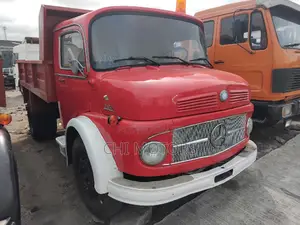 Mercedes Benz Tipper 1113 2000 Red