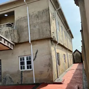 3bdrm Block of Flats in By Arigbajo Market, Ifo for sale