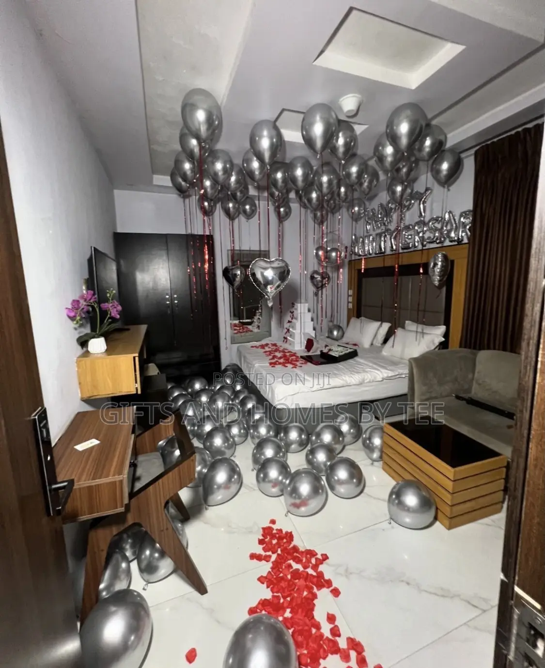 Silver Themed Balloon Craft