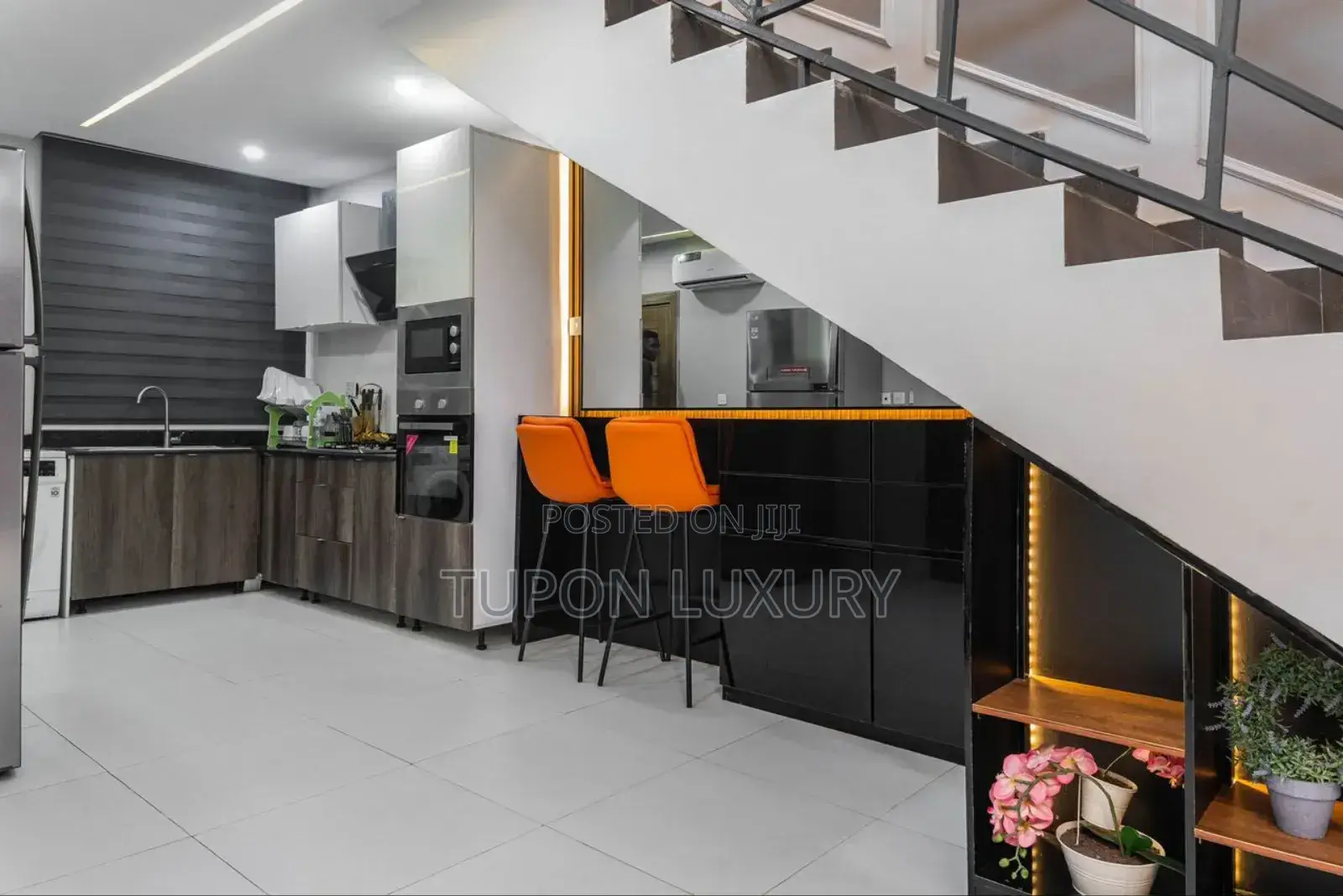 2 Bed Maisonette With Ps5