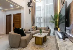 2 Bed Maisonette With Ps5