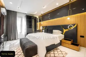 2 Bed Apartment With Pool and Ps5