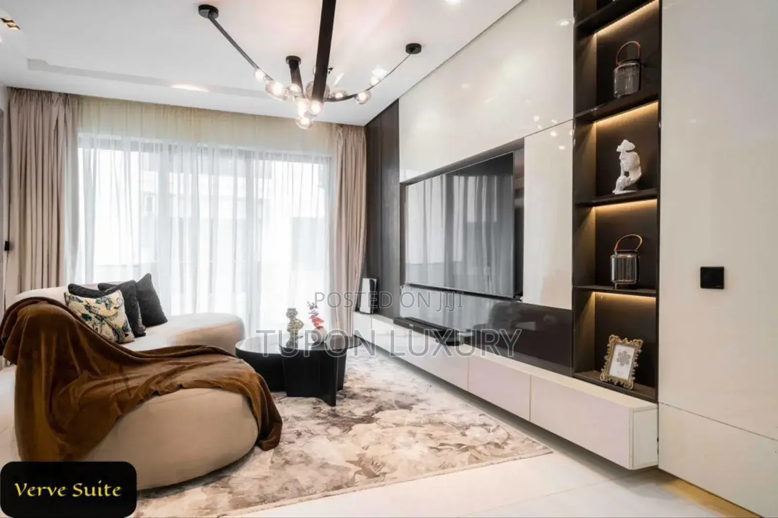 2 Bed Apartment With Pool and Ps5