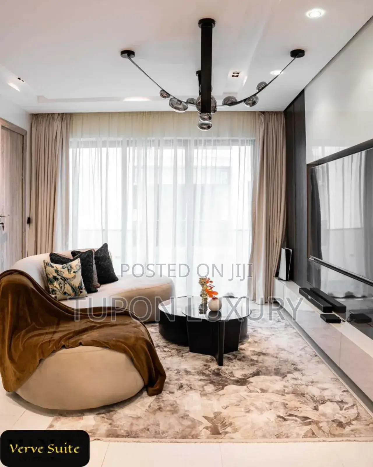 2 Bed Apartment With Pool and Ps5