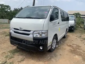 Toyota HiAce 2010 White