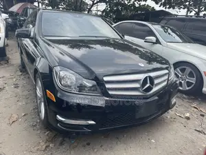 Mercedes-Benz C300 Luxury 4Matic Sedan AWD (3.5L 6cyl 7A) 2014 Black