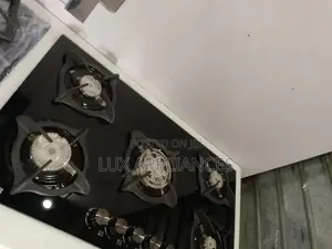 The New Polystar 5 Burner Gas Cooker